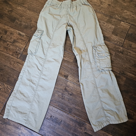BDG URBAN OUTFITTERS WOMENS LOW RISE BAGGY CARGO PANTS SIZE XS - Picture 7 of 7